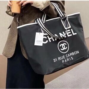 Chanel 31 Rue Cambon Paris VIP Black & White Tote